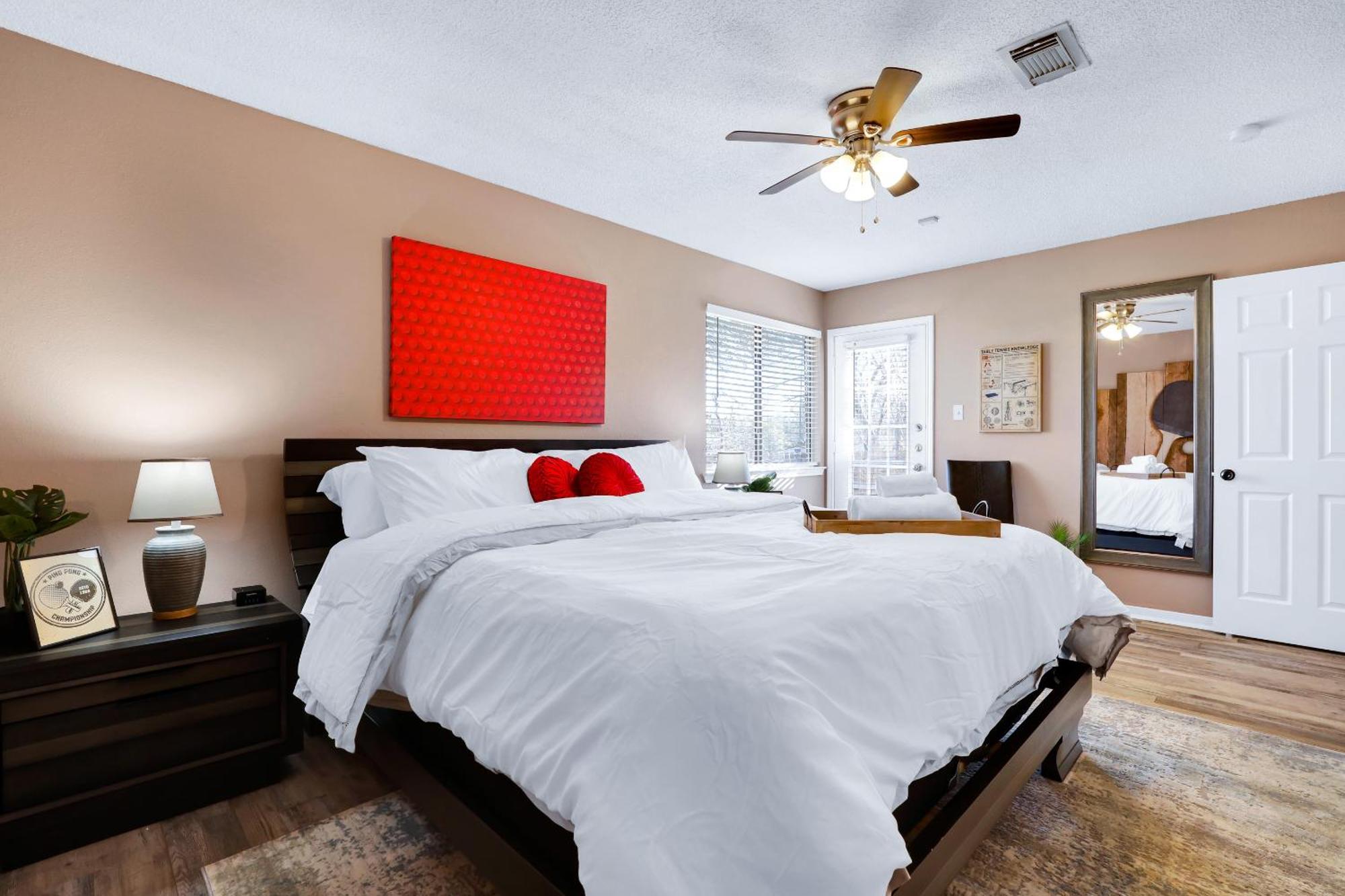 Pong - A Birdy Vacation Rental San Antonio Exterior photo